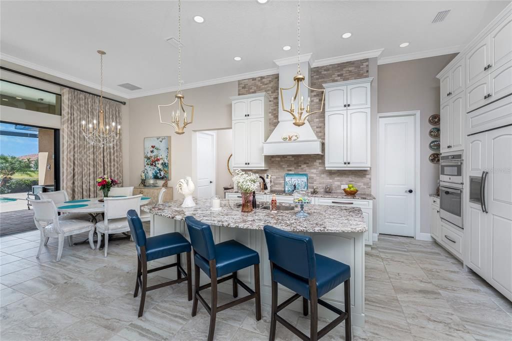 For Sale: $899,000 (3 beds, 3 baths, 2662 Square Feet)