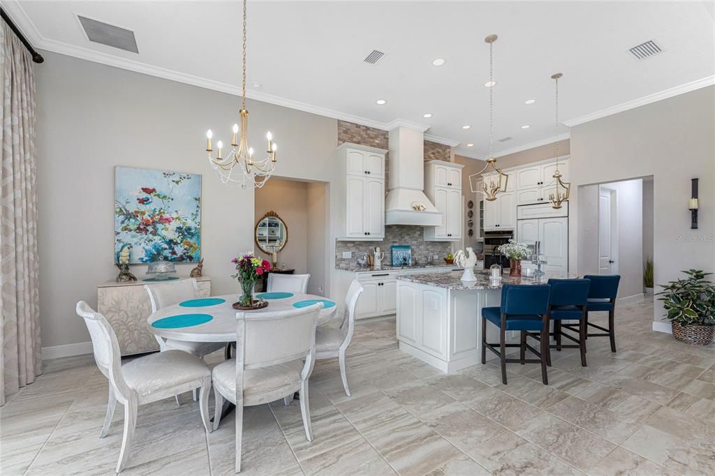 For Sale: $899,000 (3 beds, 3 baths, 2662 Square Feet)