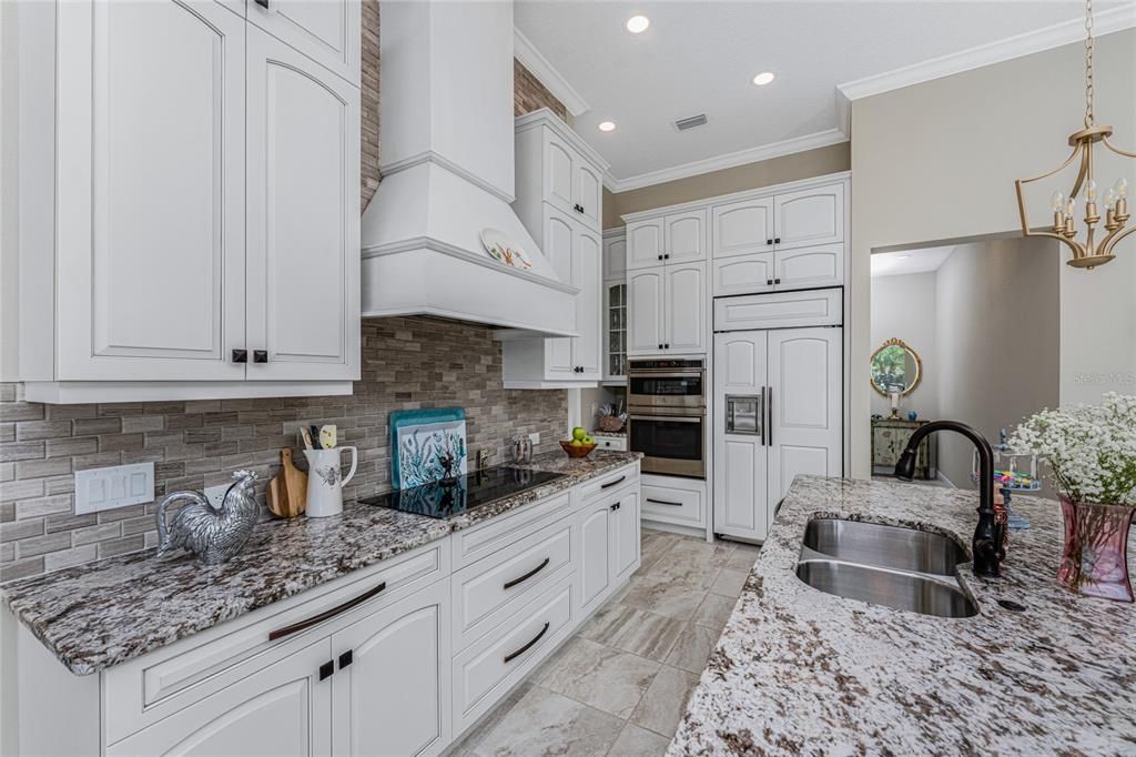 For Sale: $899,000 (3 beds, 3 baths, 2662 Square Feet)