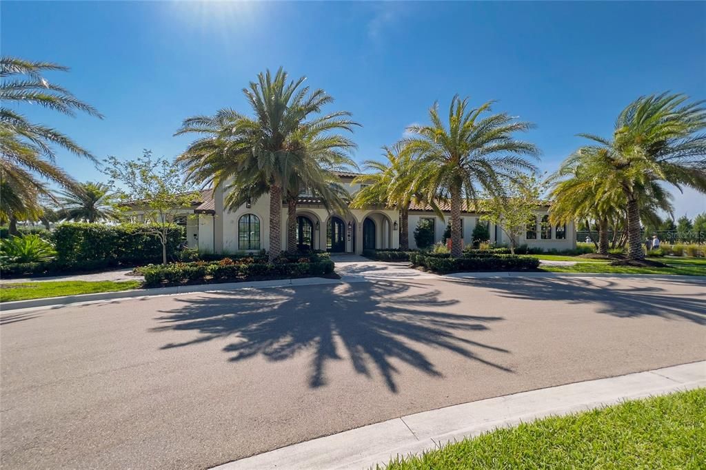 For Sale: $899,000 (3 beds, 3 baths, 2662 Square Feet)