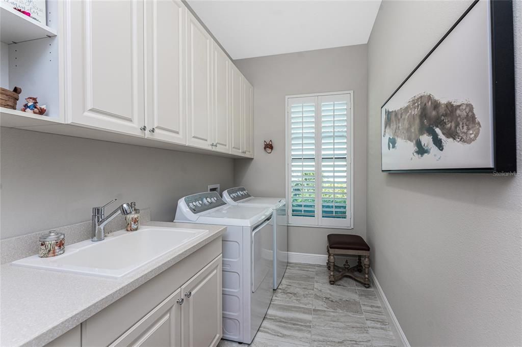 For Sale: $899,000 (3 beds, 3 baths, 2662 Square Feet)