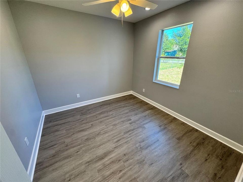 合同活跃: $459,000 (4 贝兹, 2 浴室, 2463 平方英尺)