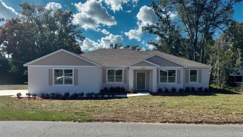 合同活跃: $459,000 (4 贝兹, 2 浴室, 2463 平方英尺)