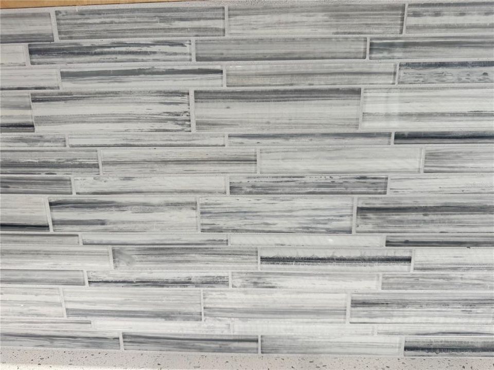 合同活跃: $459,000 (4 贝兹, 2 浴室, 2463 平方英尺)