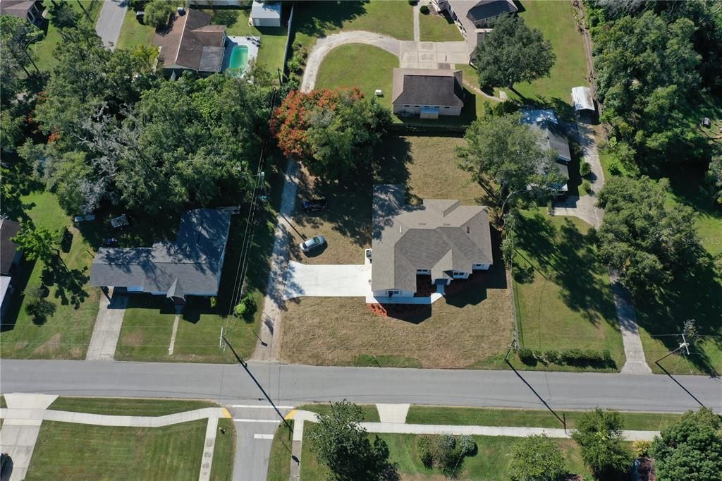 合同活跃: $459,000 (4 贝兹, 2 浴室, 2463 平方英尺)