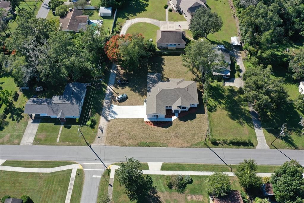 合同活跃: $459,000 (4 贝兹, 2 浴室, 2463 平方英尺)