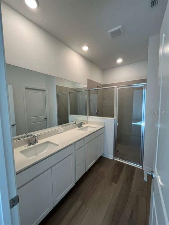 В аренду: $2,200 (4 спален, 3 ванн, 1978 Квадратных фут)