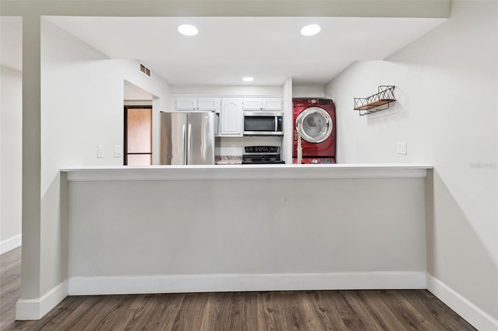 На продажу: $105,000 (2 спален, 2 ванн, 954 Квадратных фут)