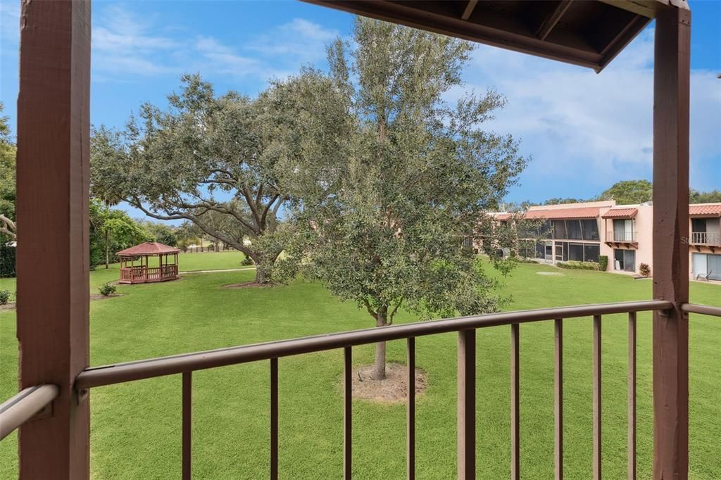 На продажу: $105,000 (2 спален, 2 ванн, 954 Квадратных фут)