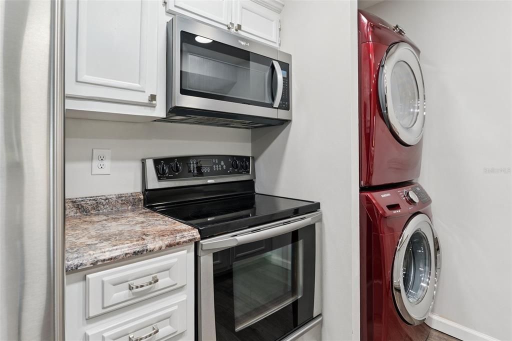 На продажу: $105,000 (2 спален, 2 ванн, 954 Квадратных фут)