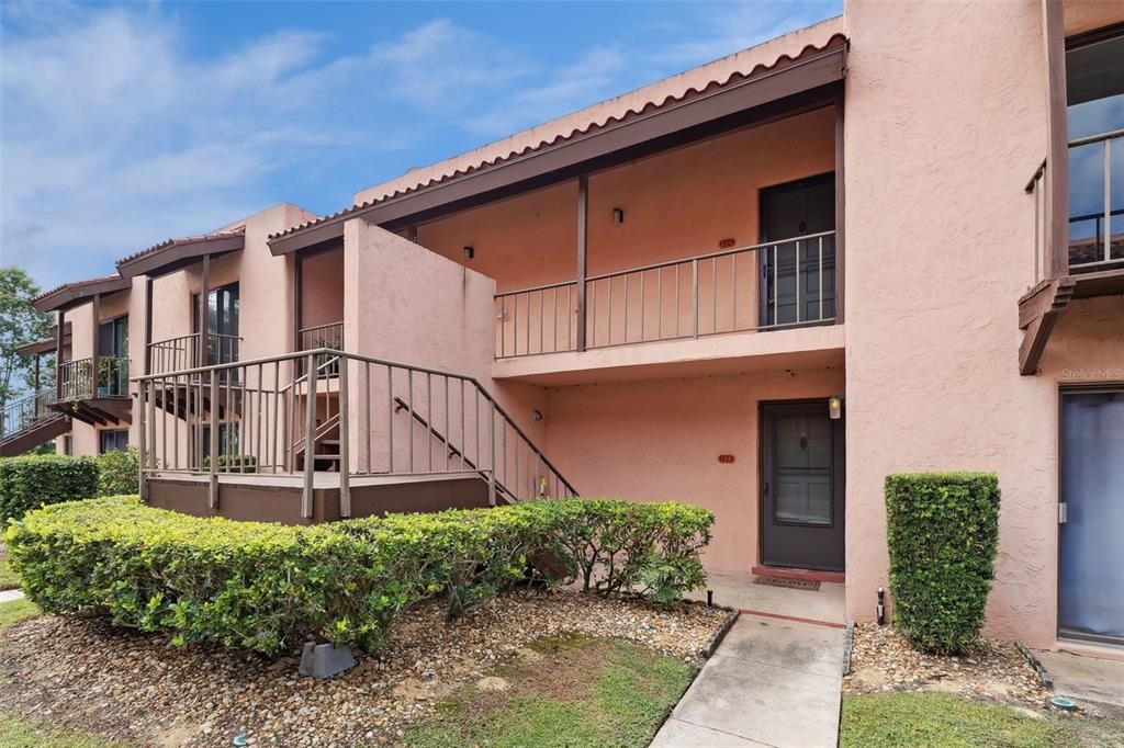 На продажу: $105,000 (2 спален, 2 ванн, 954 Квадратных фут)