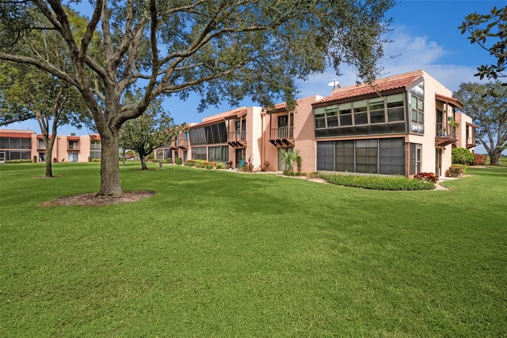 На продажу: $105,000 (2 спален, 2 ванн, 954 Квадратных фут)