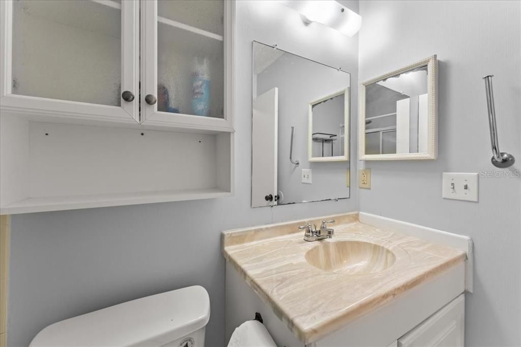 待售: $160,000 (2 贝兹, 1 浴室, 794 平方英尺)