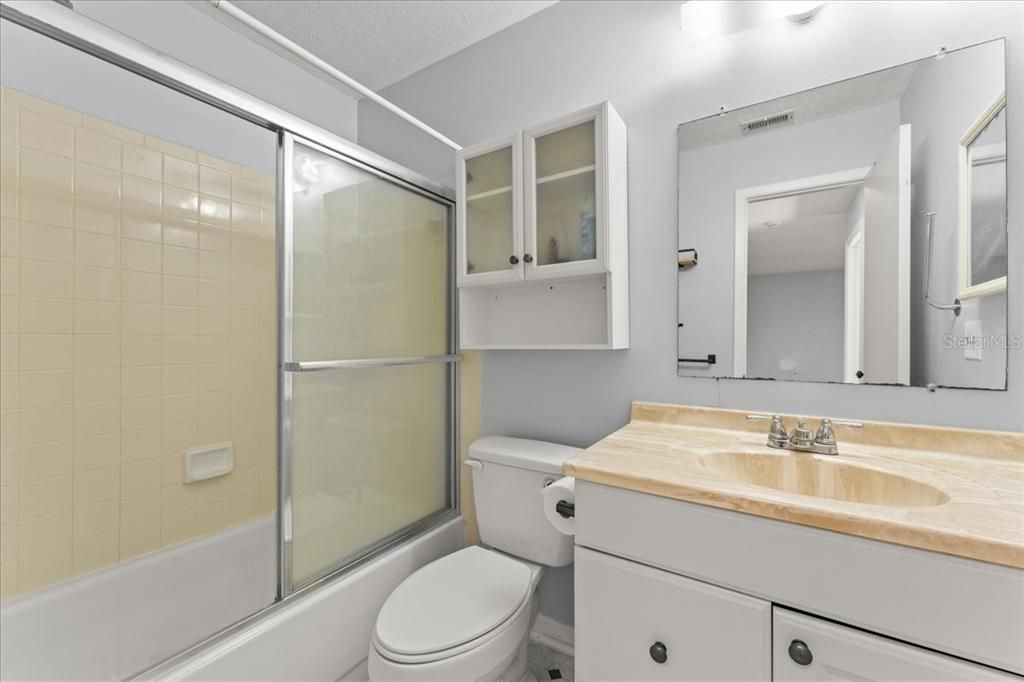 待售: $160,000 (2 贝兹, 1 浴室, 794 平方英尺)