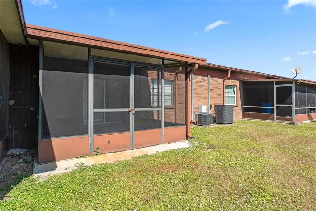 待售: $160,000 (2 贝兹, 1 浴室, 794 平方英尺)