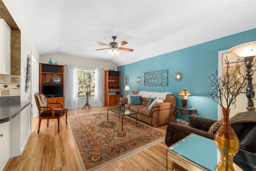 For Sale: $349,900 (3 beds, 2 baths, 1870 Square Feet)