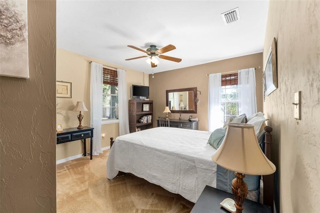 For Sale: $349,900 (3 beds, 2 baths, 1870 Square Feet)