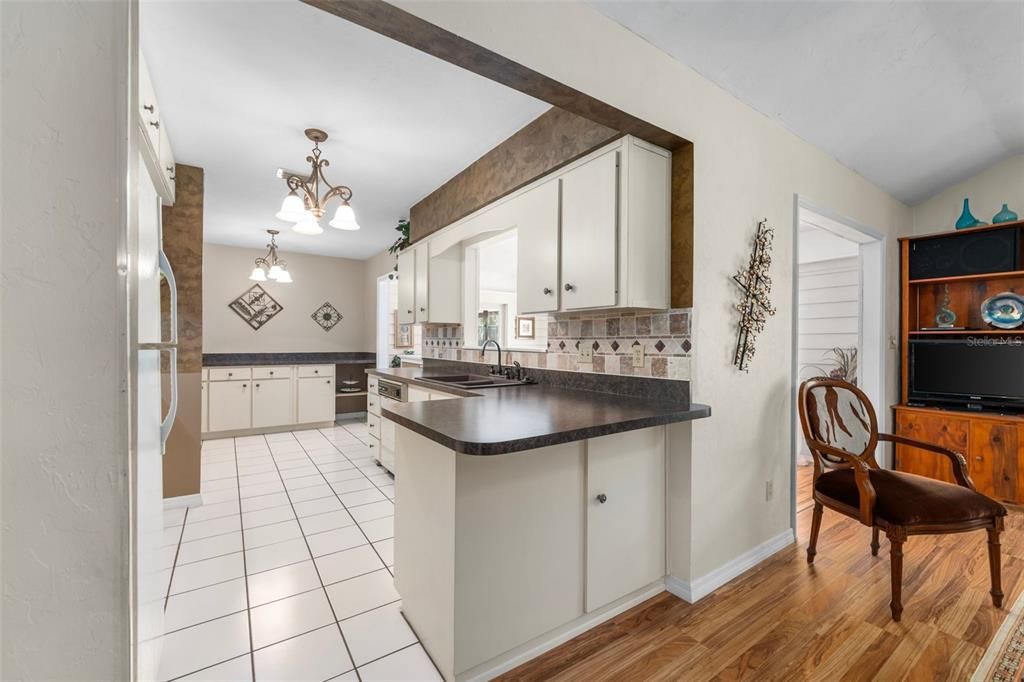 For Sale: $349,900 (3 beds, 2 baths, 1870 Square Feet)