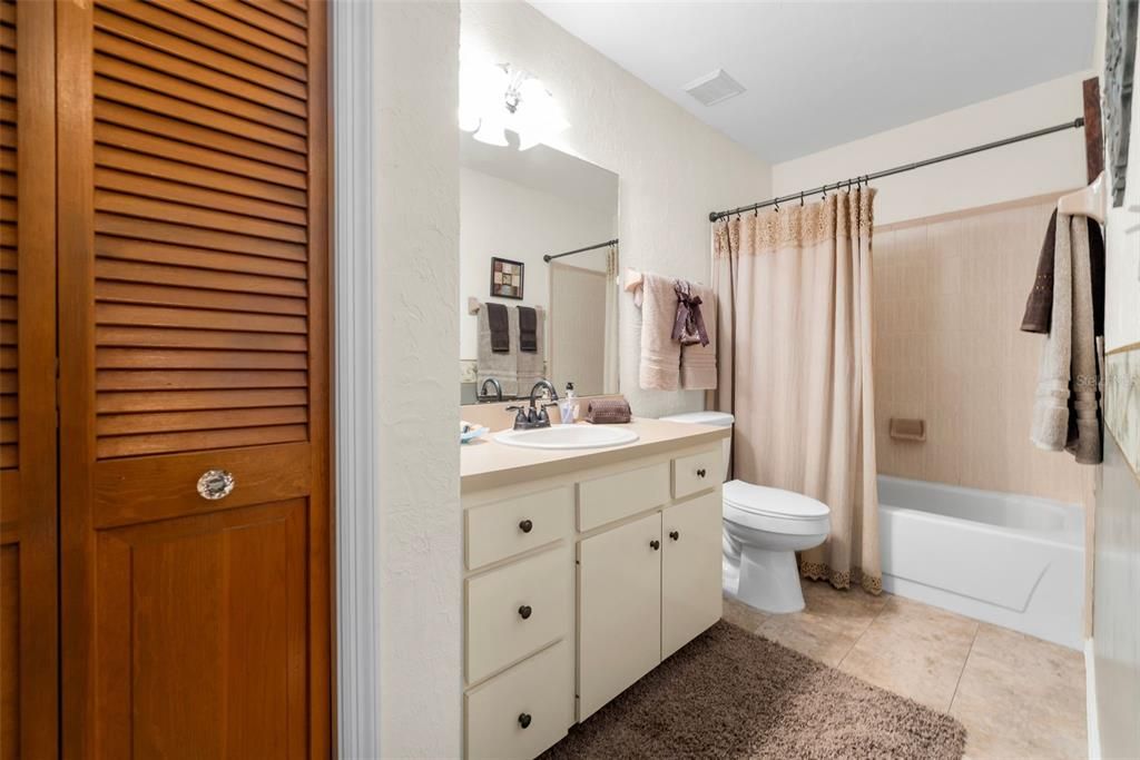 For Sale: $349,900 (3 beds, 2 baths, 1870 Square Feet)