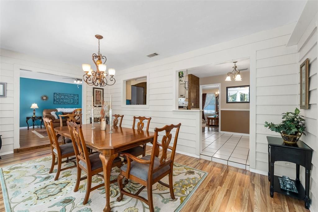 For Sale: $349,900 (3 beds, 2 baths, 1870 Square Feet)