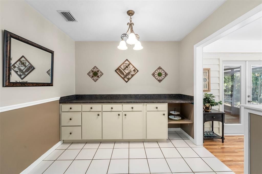 For Sale: $349,900 (3 beds, 2 baths, 1870 Square Feet)