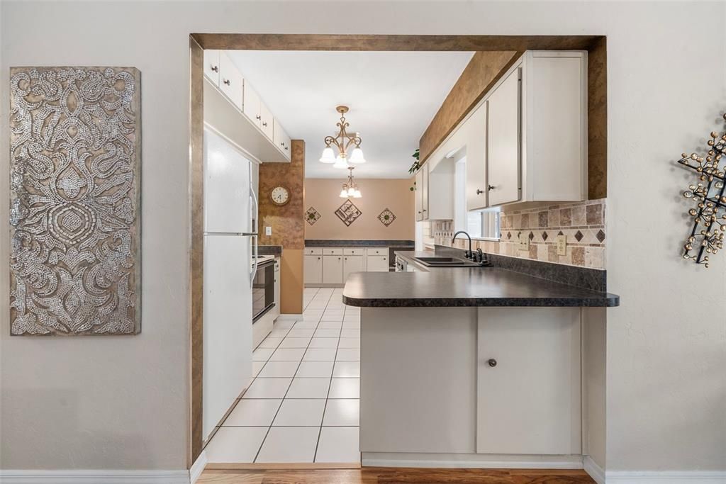 For Sale: $349,900 (3 beds, 2 baths, 1870 Square Feet)