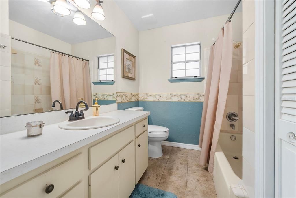 For Sale: $349,900 (3 beds, 2 baths, 1870 Square Feet)