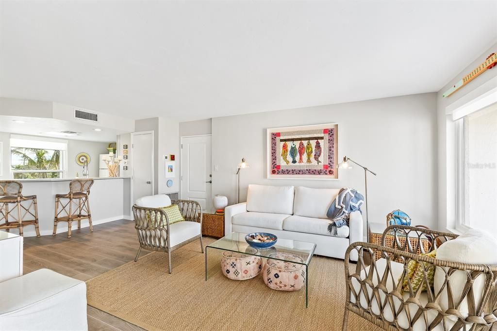 待售: $1,075,000 (1 贝兹, 1 浴室, 730 平方英尺)