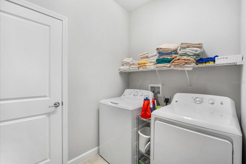 Active With Contract: $330,000 (2 beds, 2 baths, 1683 Square Feet)