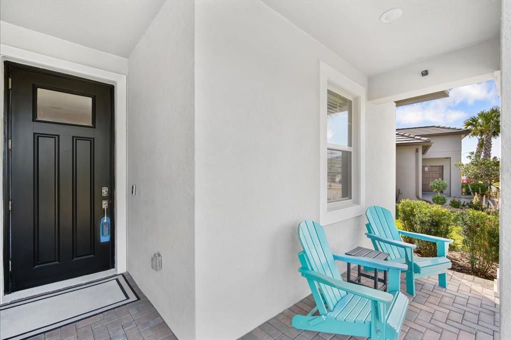 Active With Contract: $330,000 (2 beds, 2 baths, 1683 Square Feet)