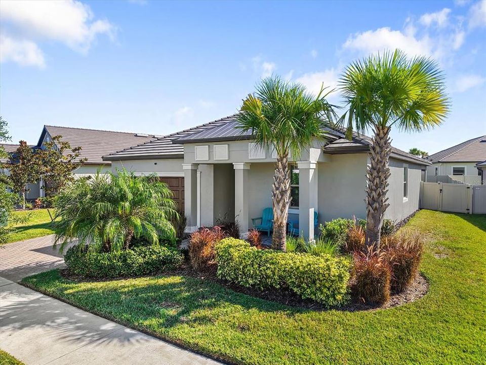 Active With Contract: $330,000 (2 beds, 2 baths, 1683 Square Feet)