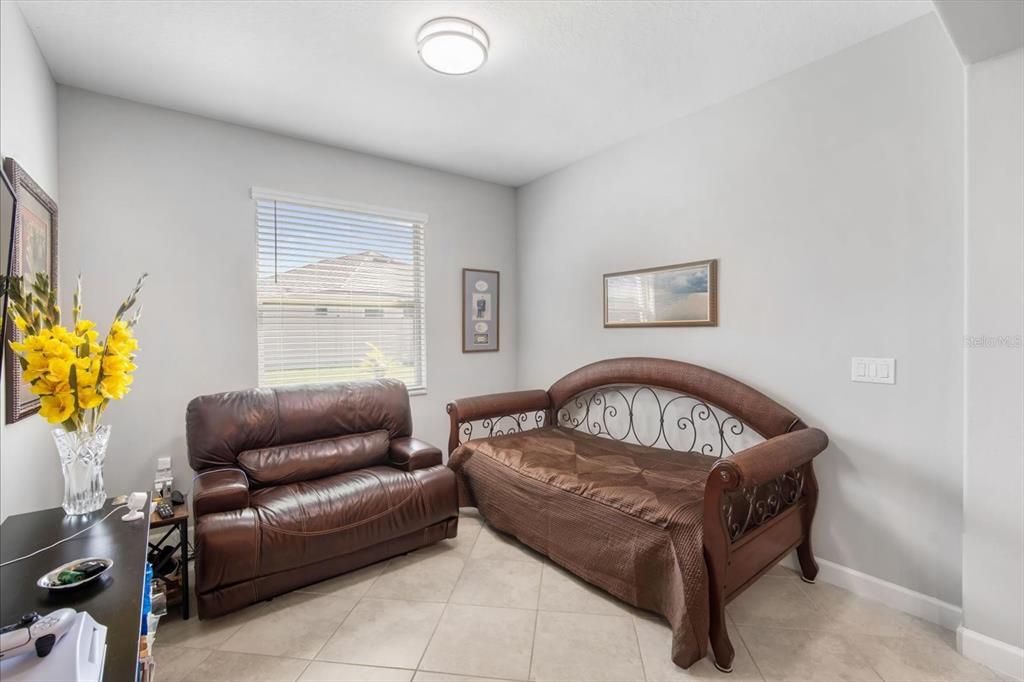 Active With Contract: $330,000 (2 beds, 2 baths, 1683 Square Feet)