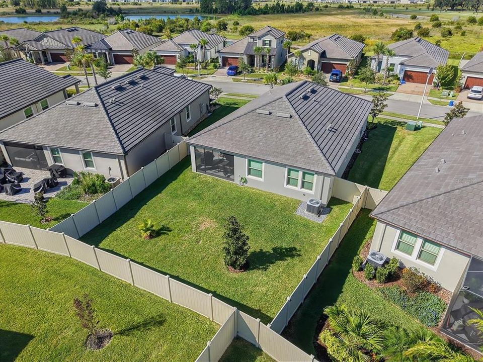 Active With Contract: $330,000 (2 beds, 2 baths, 1683 Square Feet)