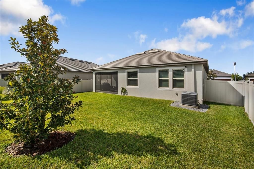 Active With Contract: $330,000 (2 beds, 2 baths, 1683 Square Feet)