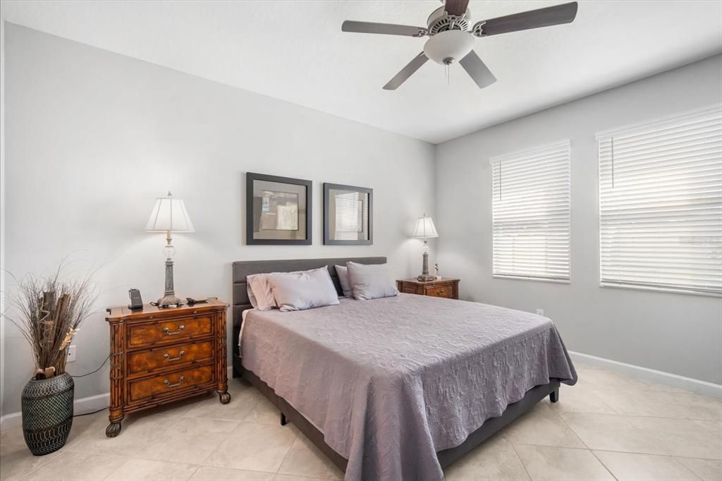 Active With Contract: $330,000 (2 beds, 2 baths, 1683 Square Feet)