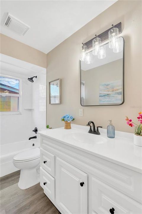 合同活跃: $539,900 (4 贝兹, 3 浴室, 2444 平方英尺)