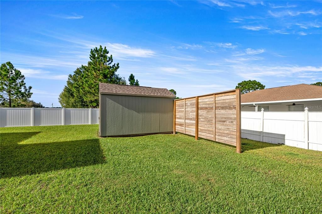 合同活跃: $250,000 (3 贝兹, 2 浴室, 1284 平方英尺)