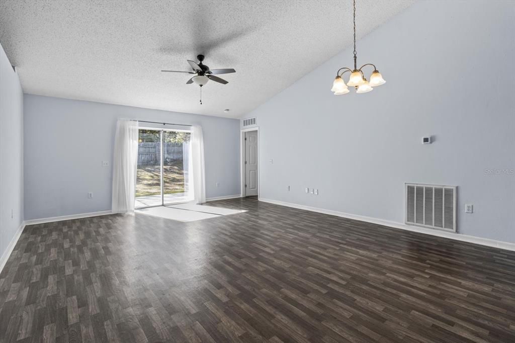 Active With Contract: $247,000 (3 beds, 2 baths, 1416 Square Feet)