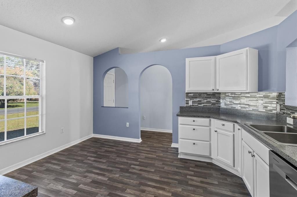 Active With Contract: $247,000 (3 beds, 2 baths, 1416 Square Feet)