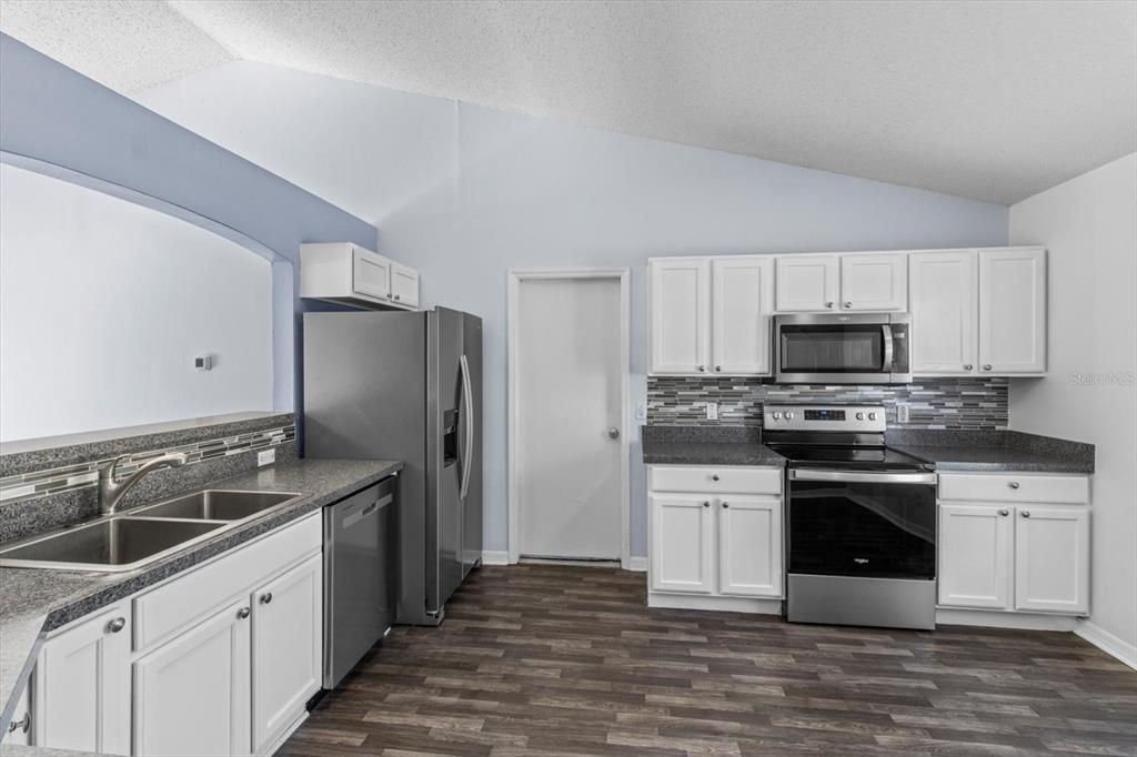 Active With Contract: $247,000 (3 beds, 2 baths, 1416 Square Feet)