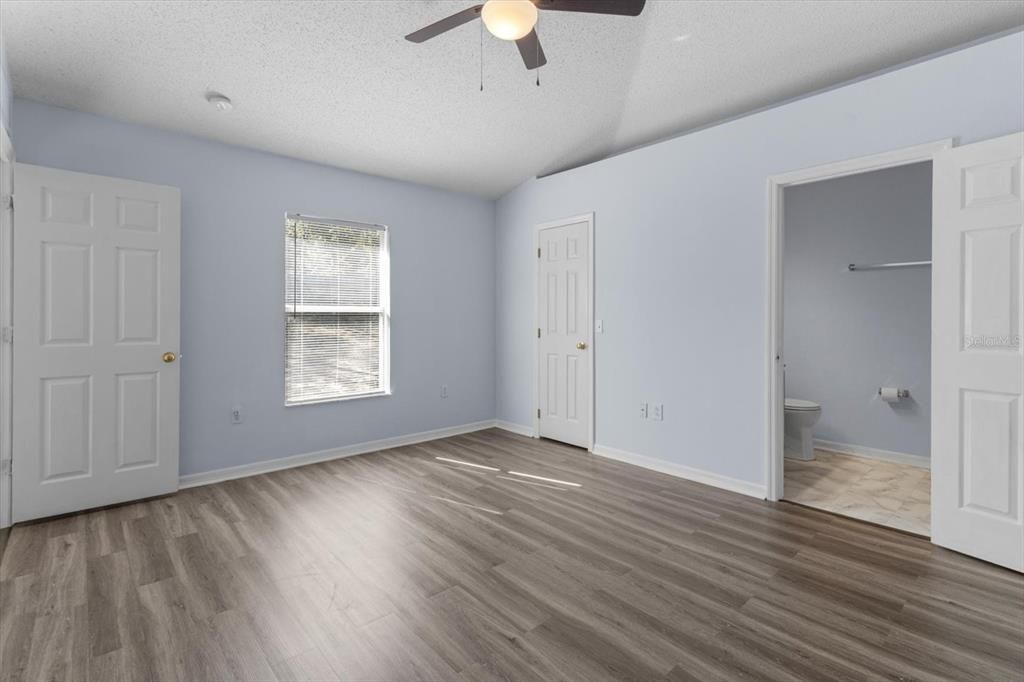 Active With Contract: $247,000 (3 beds, 2 baths, 1416 Square Feet)