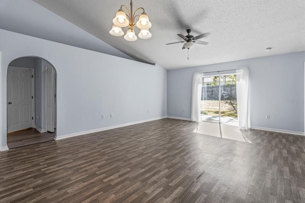 Active With Contract: $247,000 (3 beds, 2 baths, 1416 Square Feet)