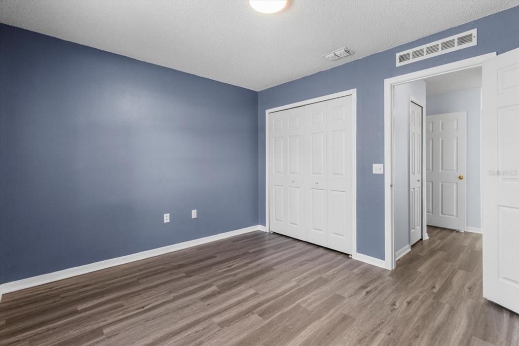 Active With Contract: $247,000 (3 beds, 2 baths, 1416 Square Feet)