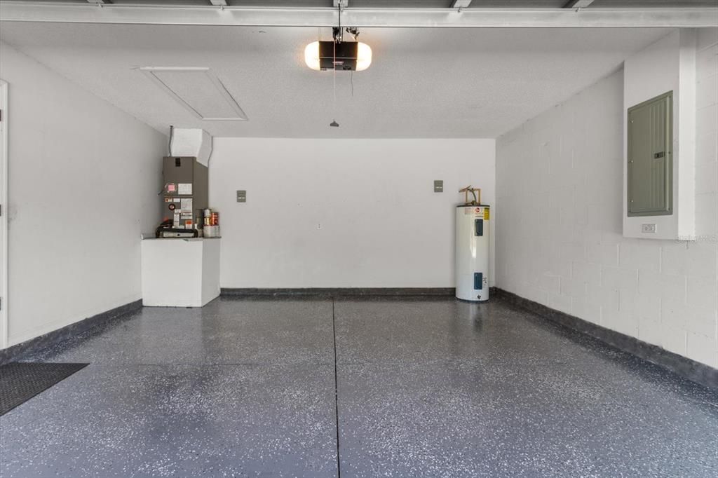 Active With Contract: $247,000 (3 beds, 2 baths, 1416 Square Feet)