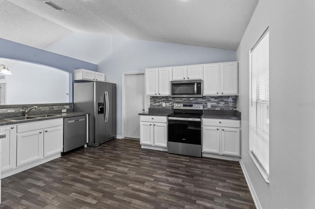 Active With Contract: $247,000 (3 beds, 2 baths, 1416 Square Feet)