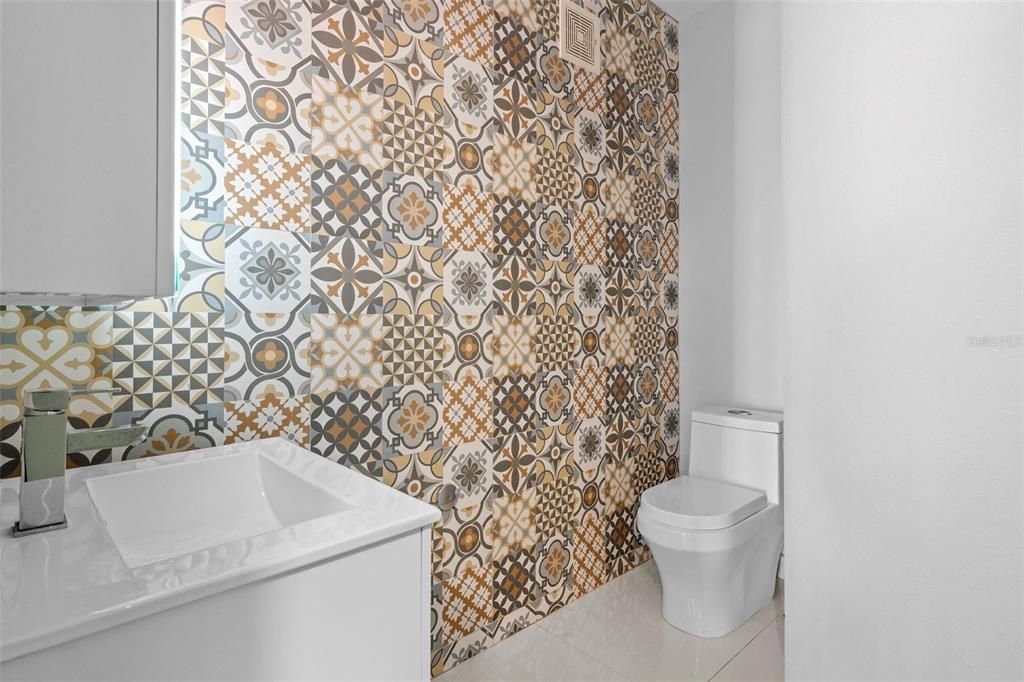 For Sale: $1,250,000 (3 beds, 2 baths, 2400 Square Feet)