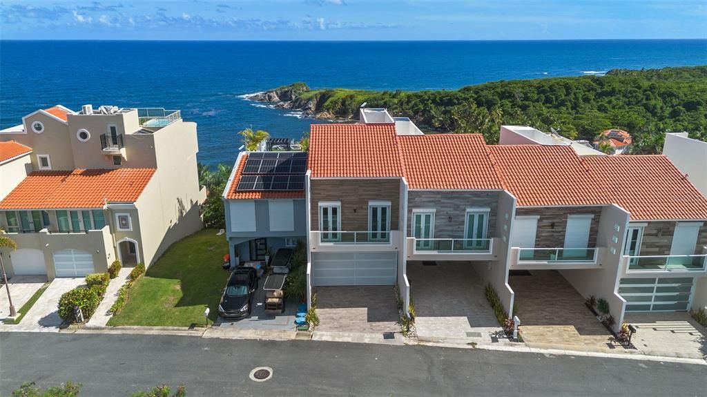 For Sale: $1,250,000 (3 beds, 2 baths, 2400 Square Feet)