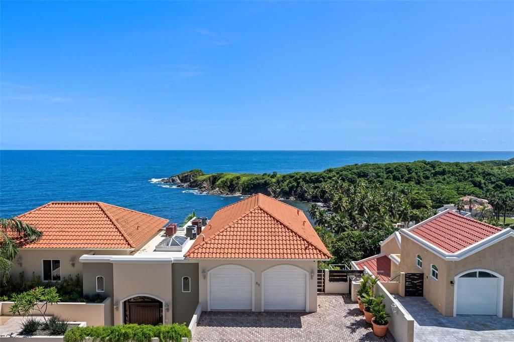 For Sale: $1,250,000 (3 beds, 2 baths, 2400 Square Feet)