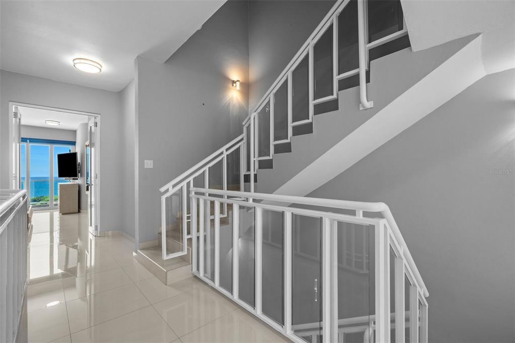 For Sale: $1,250,000 (3 beds, 2 baths, 2400 Square Feet)