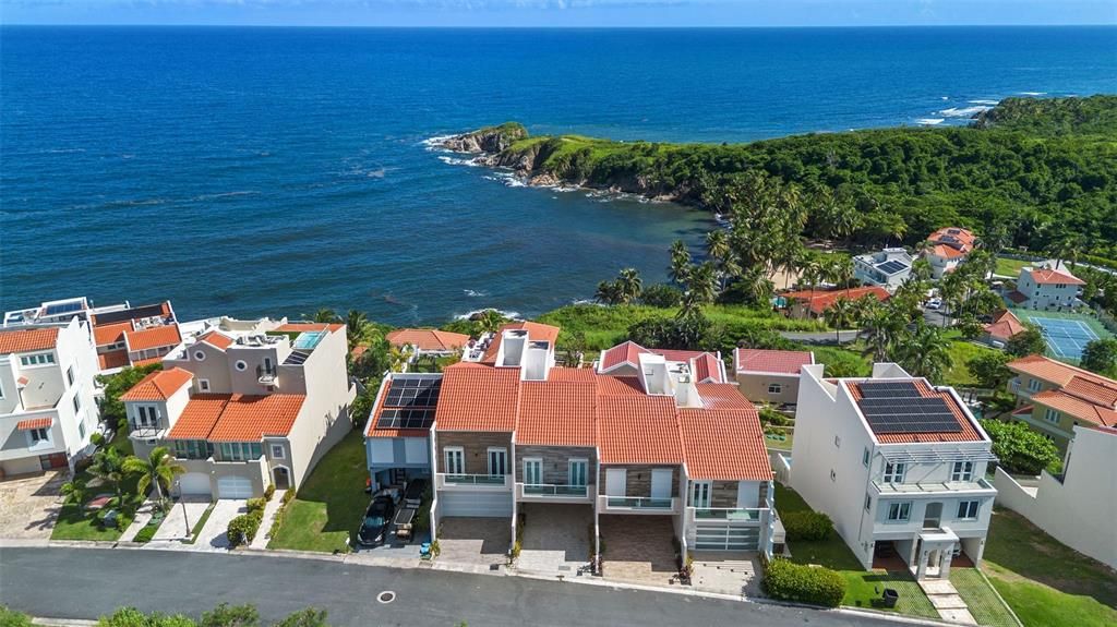 For Sale: $1,250,000 (3 beds, 2 baths, 2400 Square Feet)